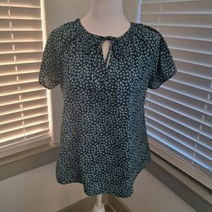 Chic Dark Green Floral Blouse for Women